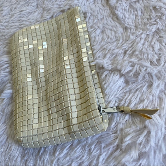 Vintage 1970s or 50s Regale Cream White Tile Clutch - Picture 2 of 5